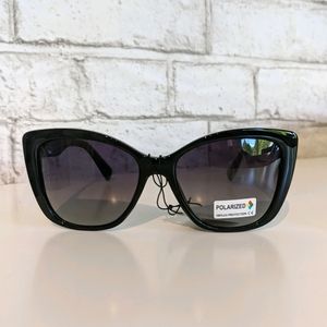 Chunky Black Polarized Sunglasses | NWT
